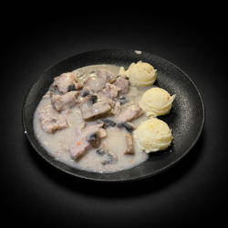 Свински пържолки с гъбен сос и картофено пюре
